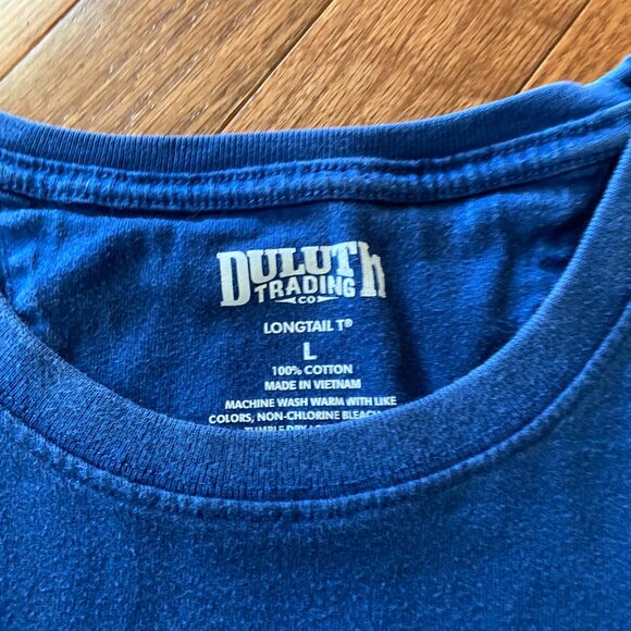 Duluth Trading Co Longtail Pocket Tee - Picture 3 of 4